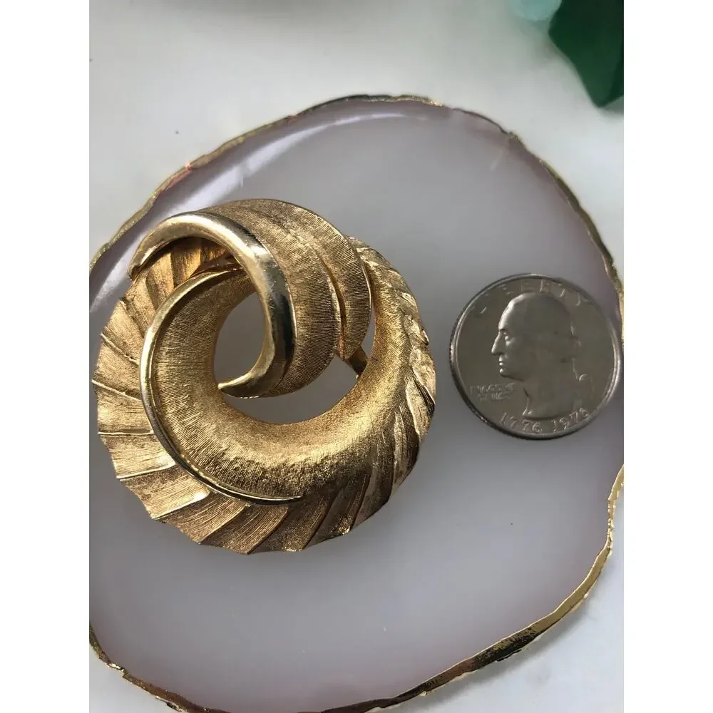 Vintage Coro Plum Feather Brooch Pin Gold Tone Metal